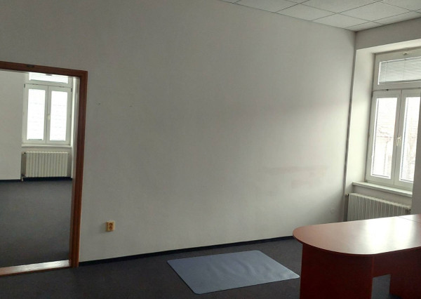 Prenájom - Reprezentatívne kancelárske priestory 190 m2 v Piešťanoch