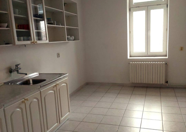 Prenájom - Reprezentatívne kancelárske priestory 190 m2 v Piešťanoch