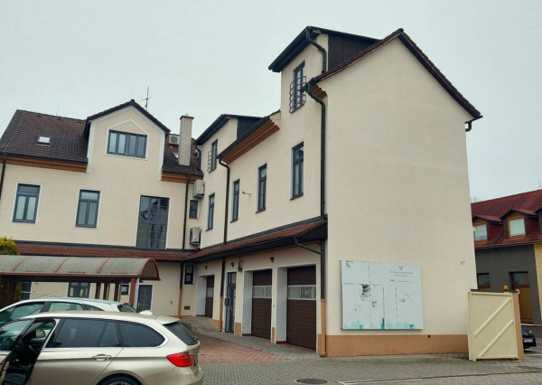 Prenájom - Reprezentatívne kancelárske priestory 190 m2 v Piešťanoch