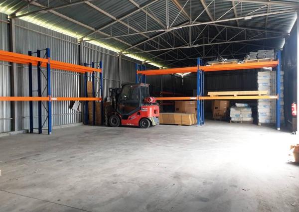 Priemyselný areál 11 000 m2 s montovanou halou 340 m2 - Nové Mesto n/V