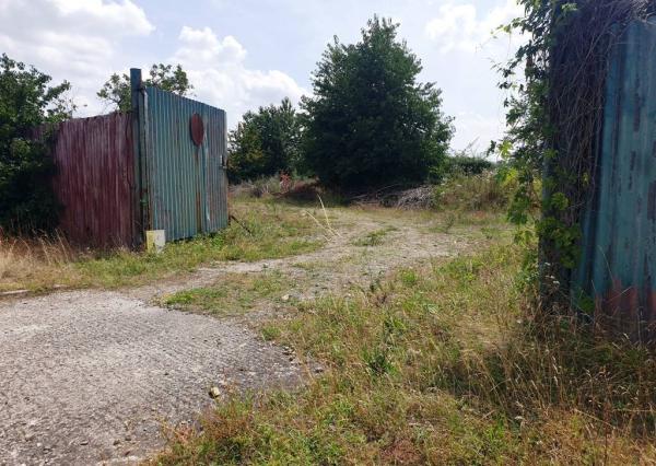 Komerčný stavebný pozemok 2 500 m2 - Trenčianske Bohuslavice, NMnV