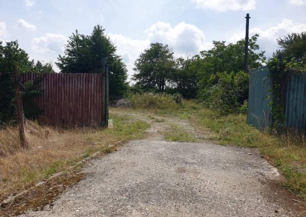 Komerčný stavebný pozemok 2 500 m2 - Trenčianske Bohuslavice, NMnV