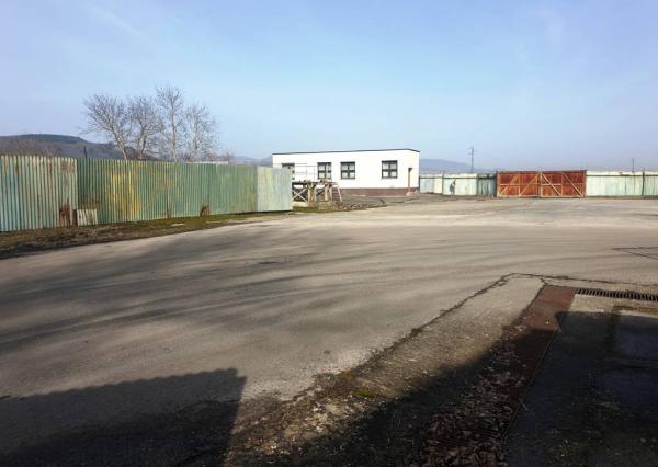 Na predaj areál 8700 m2 s halami 1510 m2 - Trenčianske Bohuslavice
