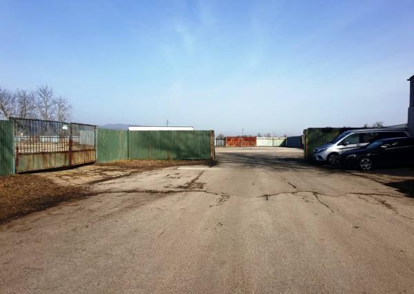 Na predaj areál 8700 m2 s halami 1510 m2 - Trenčianske Bohuslavice