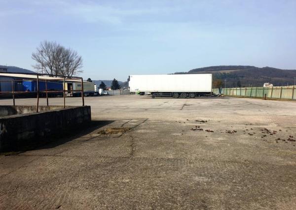 Na predaj areál 8700 m2 s halami 1510 m2 - Trenčianske Bohuslavice