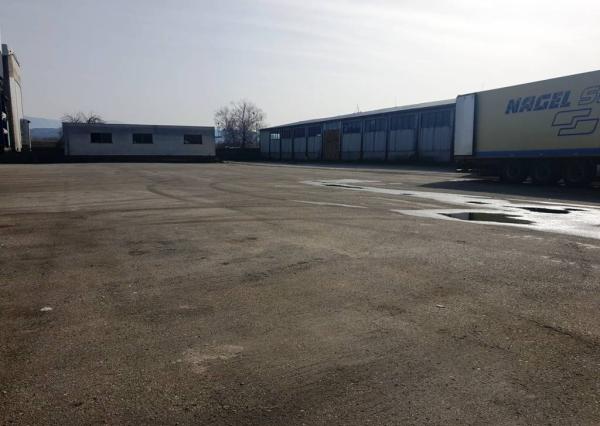 Na predaj areál 8700 m2 s halami 1510 m2 - Trenčianske Bohuslavice