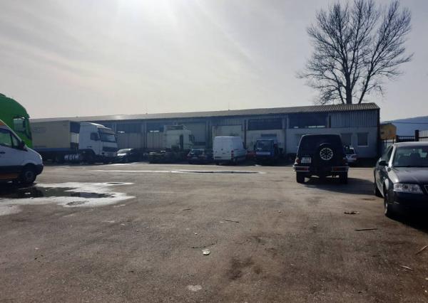 Na predaj areál 8700 m2 s halami 1510 m2 - Trenčianske Bohuslavice