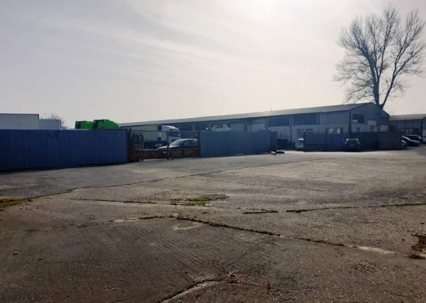 Na predaj areál 8700 m2 s halami 1510 m2 - Trenčianske Bohuslavice