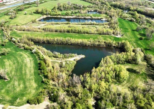 Rekreačný pozemok s troma jazerami o výmere 10ha - Zelená Voda, Beckov