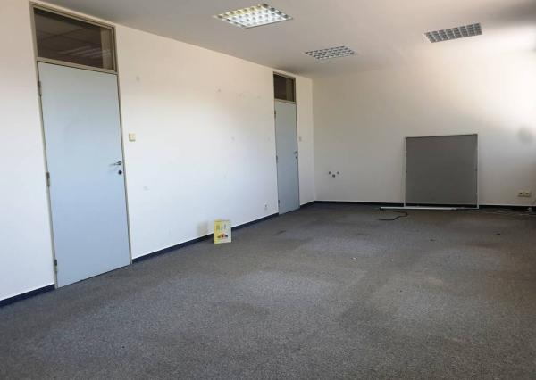 Administratívna budova so sklad. priestormi 1200 m2 - Tr. Bohuslavice