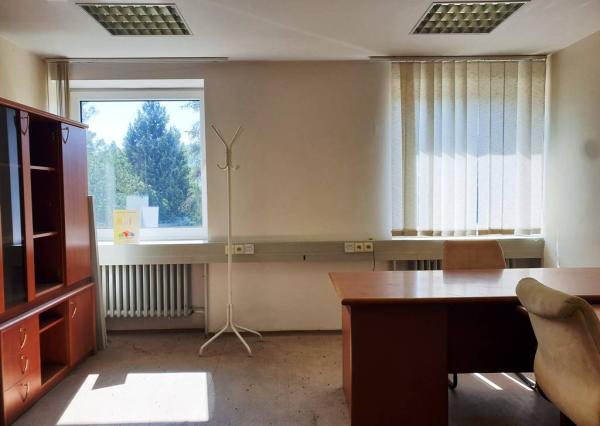 Administratívna budova so sklad. priestormi 1200 m2 - Tr. Bohuslavice