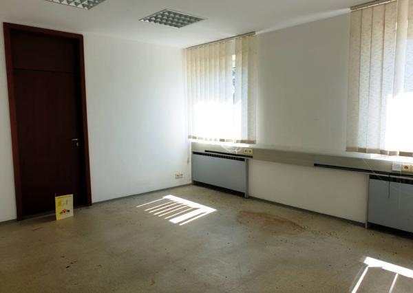 Administratívna budova so sklad. priestormi 1200 m2 - Tr. Bohuslavice