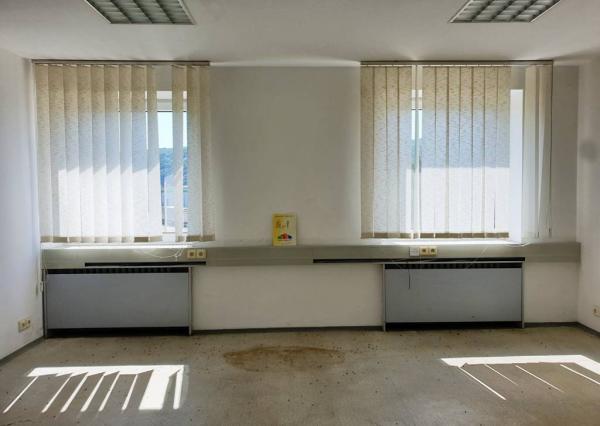 Administratívna budova so sklad. priestormi 1200 m2 - Tr. Bohuslavice