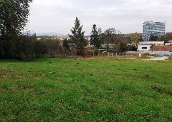 Investičný projekt pripravený pre výstavbu RD - 4x pozemok + 1x RD