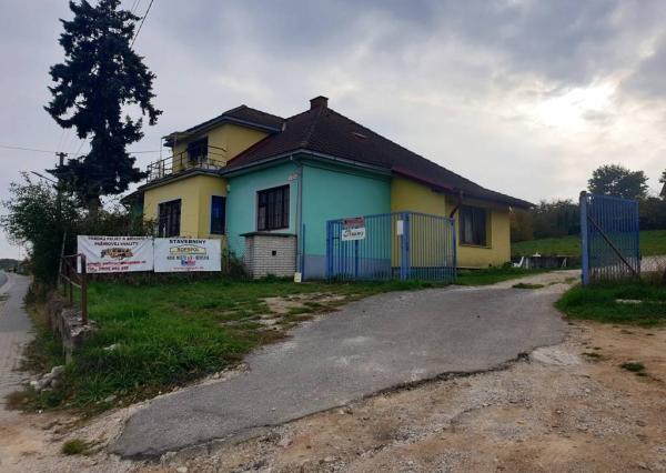 Investičný projekt pripravený pre výstavbu RD - 4x pozemok + 1x RD