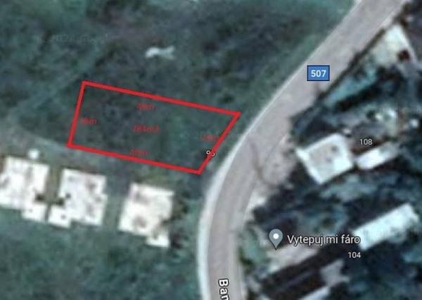 Slnečný stavebný pozemok 784m2, Banka