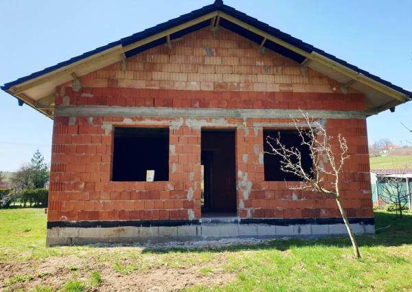 Rozostavaný 4-izbový rodinný dom – novostavba, Stará Turá, Topolecká