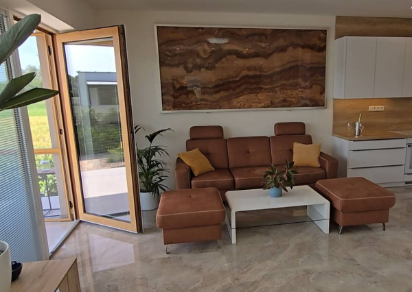 NOVOSTAVBA 4-IZBOVÉHO BUNGALOVU LEN 7 KM OD PIEŠŤAN – SOKOLOVCE