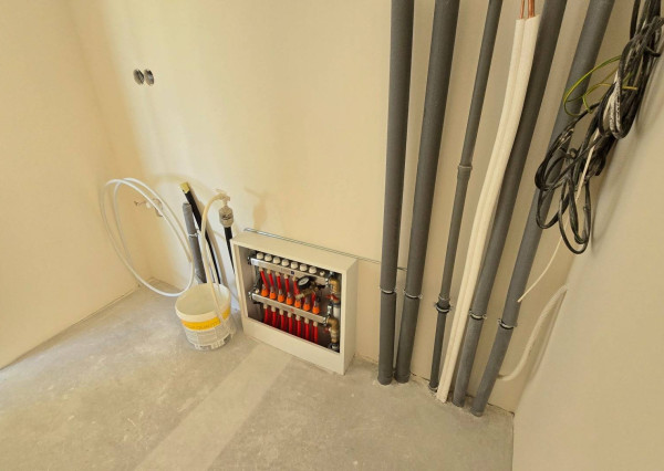 NOVOSTAVBA 4-IZBOVÉHO BUNGALOVU LEN 7 KM OD PIEŠŤAN – SOKOLOVCE