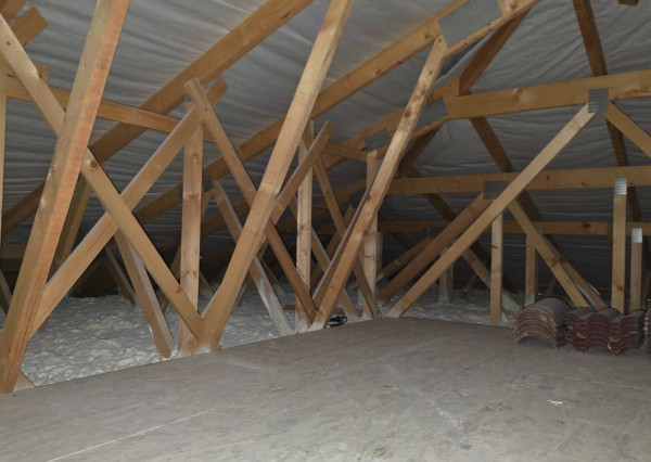 NOVOSTAVBA 4-IZBOVÉHO BUNGALOVU LEN 7 KM OD PIEŠŤAN – SOKOLOVCE