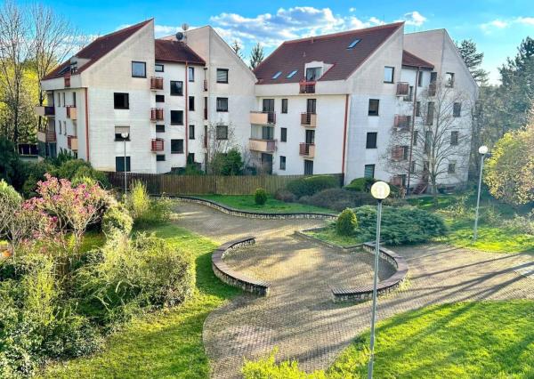 *PRENAJATÉ* Slnečný, moderný, zariadený 2 izb. byt 56 m2 PN, Stromová