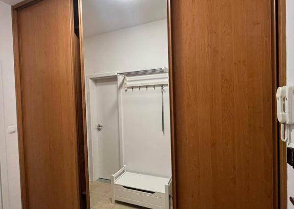 *PRENAJATÉ* Slnečný, moderný, zariadený 2 izb. byt 56 m2 PN, Stromová