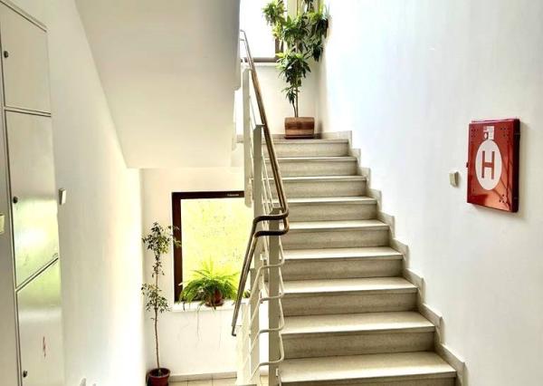 *PRENAJATÉ* Slnečný, moderný, zariadený 2 izb. byt 56 m2 PN, Stromová