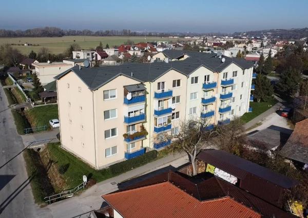 Priestranný 3-izbový byt (72 m² + balkón) – Sokolovce, výhodná kúpa !