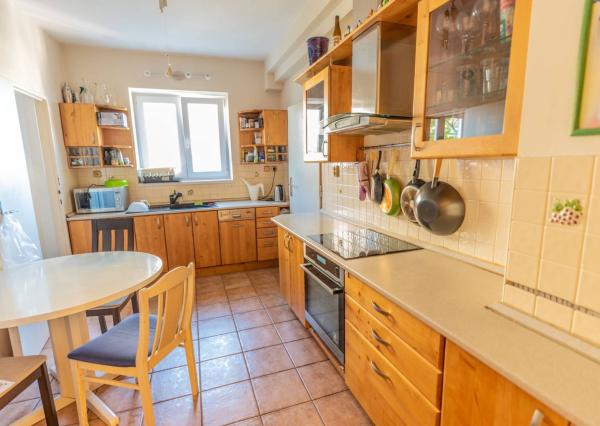 Na prenájom veľký 3,5 izbový byt s balkónom + KK, 118 m², ul.F..Kráľa