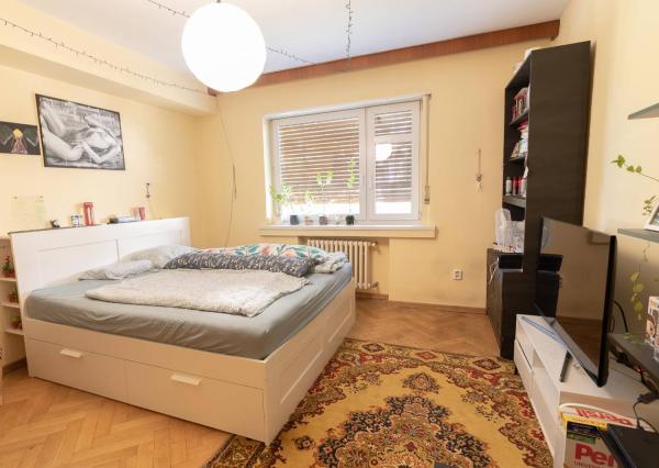 Na prenájom veľký 3,5 izbový byt s balkónom + KK, 118 m², ul.F..Kráľa