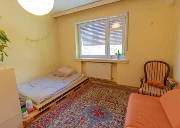 Na prenájom veľký 3,5 izbový byt s balkónom + KK, 118 m², ul.F..Kráľa