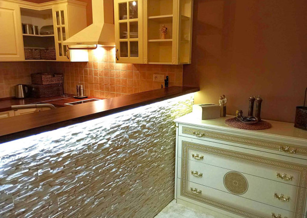 PRENAJATE! Prenájom: elegantný veľký 1 izb. (51m2) byt pri parku