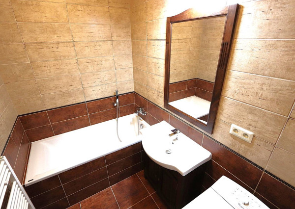 PRENAJATE! Prenájom: elegantný veľký 1 izb. (51m2) byt pri parku