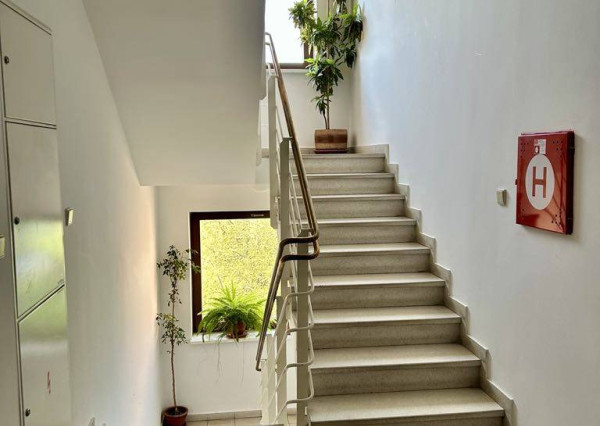 PRENAJATE! Prenájom: elegantný veľký 1 izb. (51m2) byt pri parku