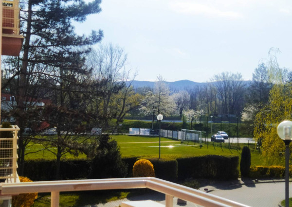 PRENAJATE! Prenájom: elegantný veľký 1 izb. (51m2) byt pri parku