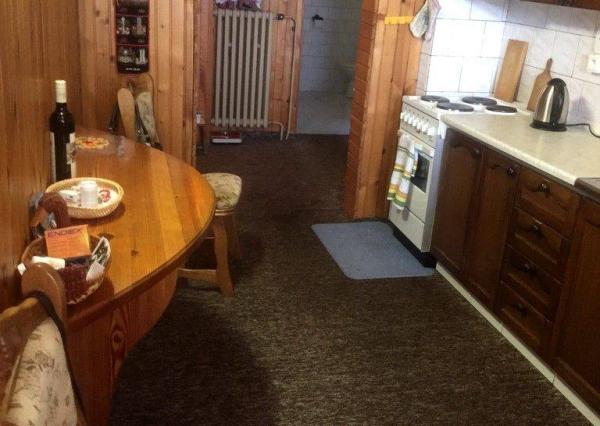 Priestranná chalupa pri lyžiarskom stredisku - Valaská Belá