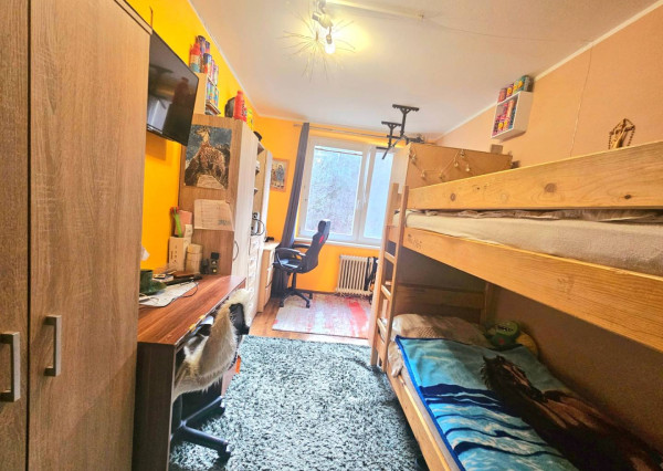 Trojizbový byt v kúpeľnom meste Trenčianske Teplice 