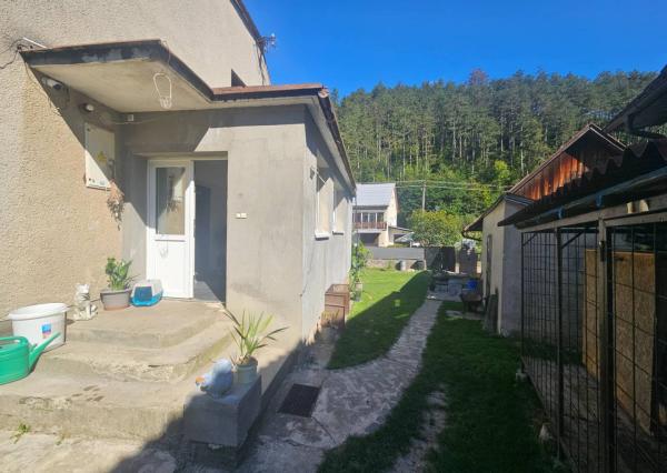 REZERVOVANÉ - Víkendová chalupa Dolná Poruba 