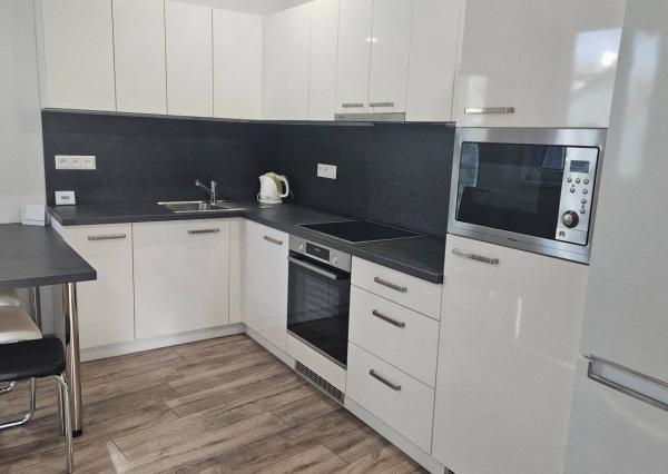 Prenájom - 3 izbový rodinný dom, Nemšová