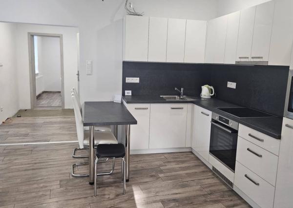 Prenájom - 3 izbový rodinný dom, Nemšová