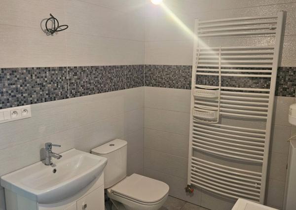 Prenájom - 3 izbový rodinný dom, Nemšová