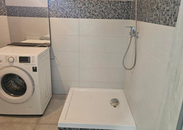 Prenájom - 3 izbový rodinný dom, Nemšová