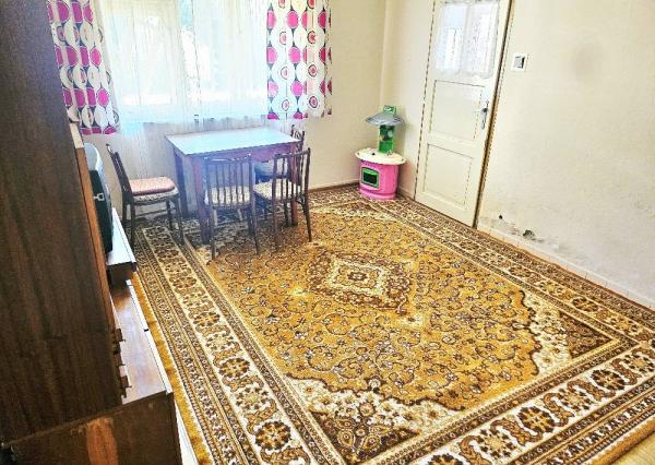 2-IZBOVÝ RODINNÝ DOM -DUBNIČKA- SO ZÁHRADNÝM DOMĆEKOM/ 2518 M2 POZEMOK