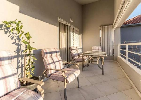 Chorvátsko - 6 izbový apartmánový dom pri Zadare, Sukošan