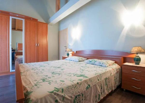 Chorvátsko - 6 izbový apartmánový dom pri Zadare, Sukošan