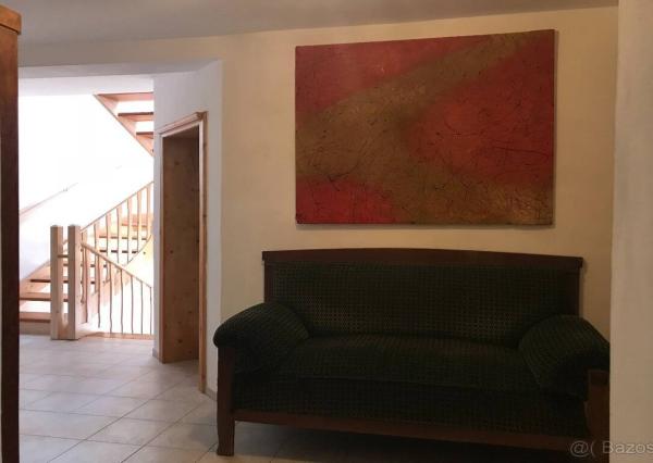 Rodinný dom 5+1 s dvojgarážou a pozemkom 2771 m², okres Domažlice (ČR)