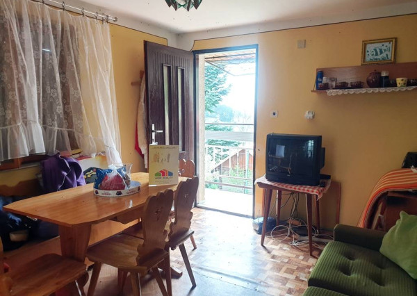 Záhradná murovaná chata s pozemkom 554 m2 - Hôrka n/V, NMnV