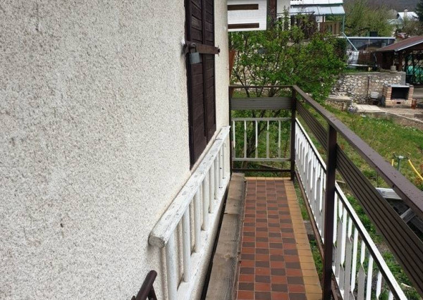 Záhradná murovaná chata s pozemkom 554 m2 - Hôrka n/V, NMnV