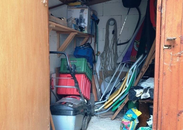 Záhradná murovaná chata s pozemkom 554 m2 - Hôrka n/V, NMnV