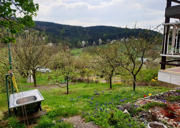 Záhradná murovaná chata s pozemkom 554 m2 - Hôrka n/V, NMnV